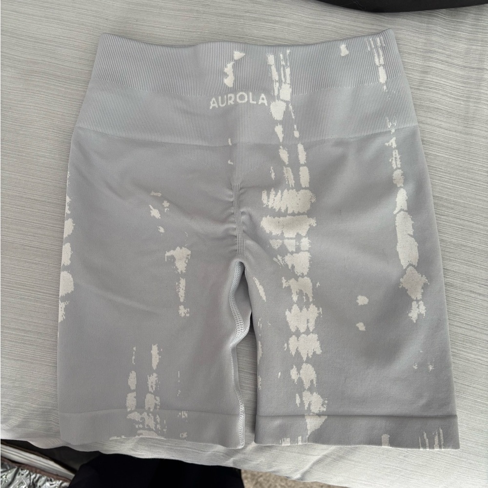 Aurora white and grey biker shorts